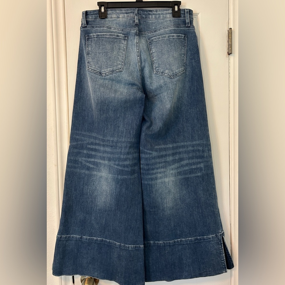 Kut from the Kloth Goldie super flare jeans - Picture 2 of 4